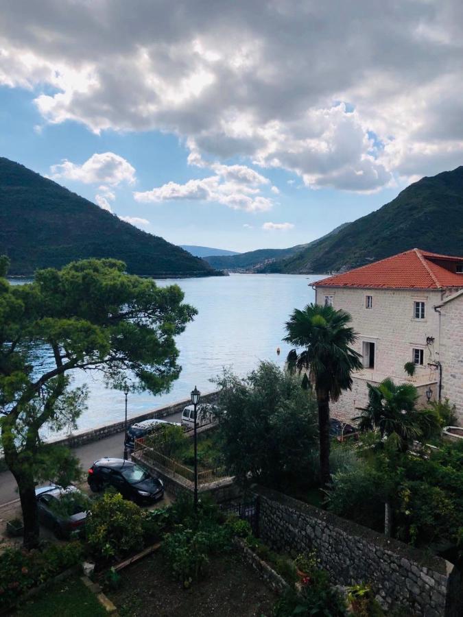 Sunny Port Apartment & Rooms Perast Exterior foto
