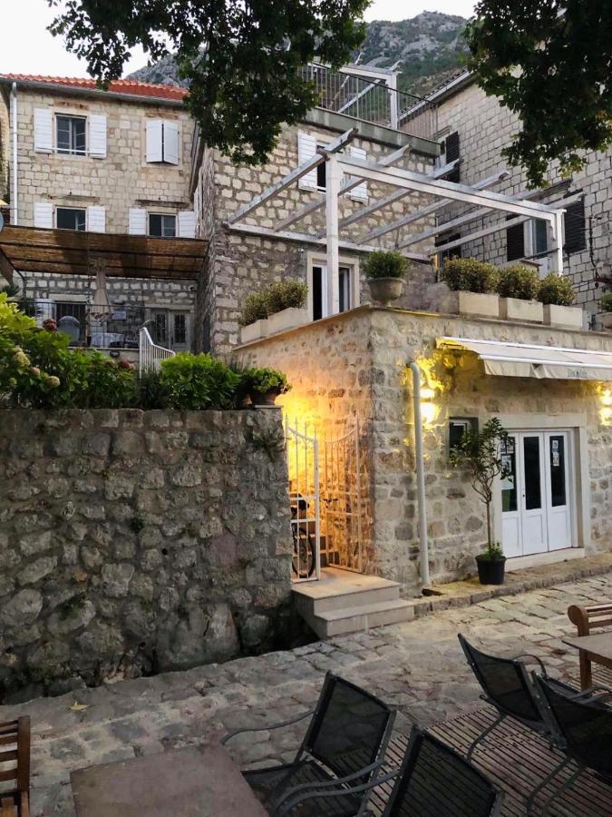 Sunny Port Apartment & Rooms Perast Exterior foto