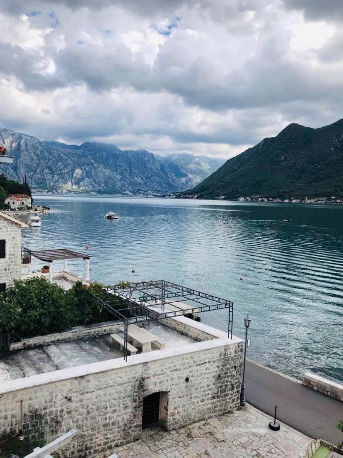 Sunny Port Apartment & Rooms Perast Exterior foto