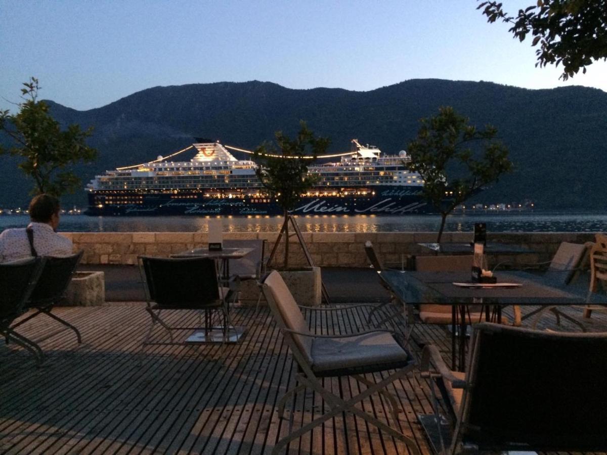 Sunny Port Apartment & Rooms Perast Exterior foto