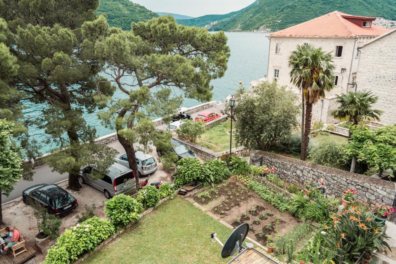 Sunny Port Apartment & Rooms Perast Exterior foto
