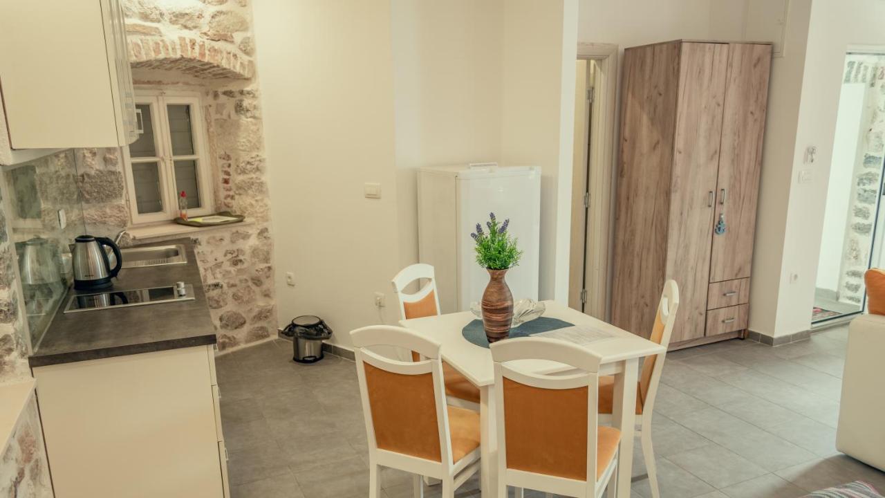 Sunny Port Apartment & Rooms Perast Exterior foto