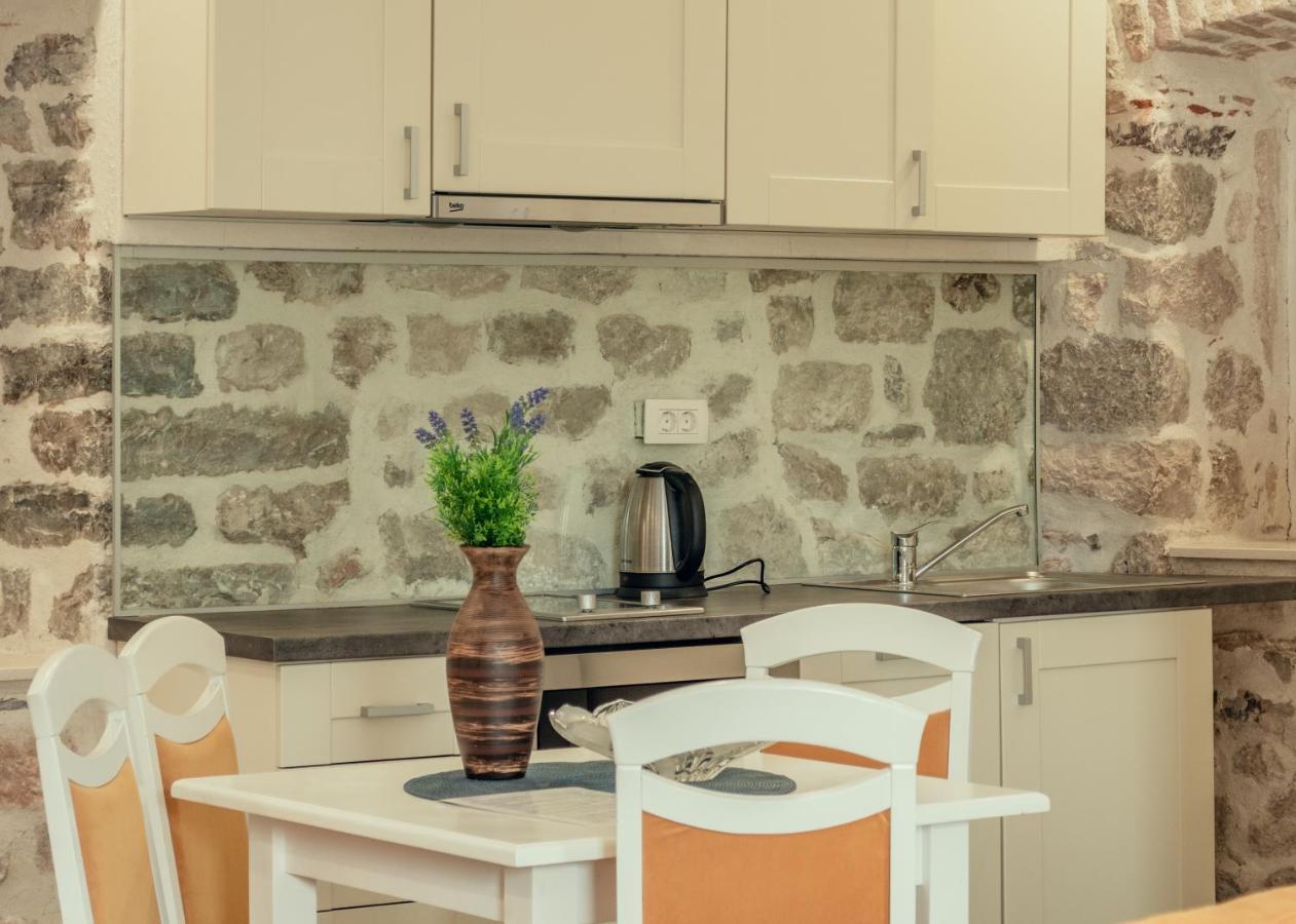 Sunny Port Apartment & Rooms Perast Exterior foto