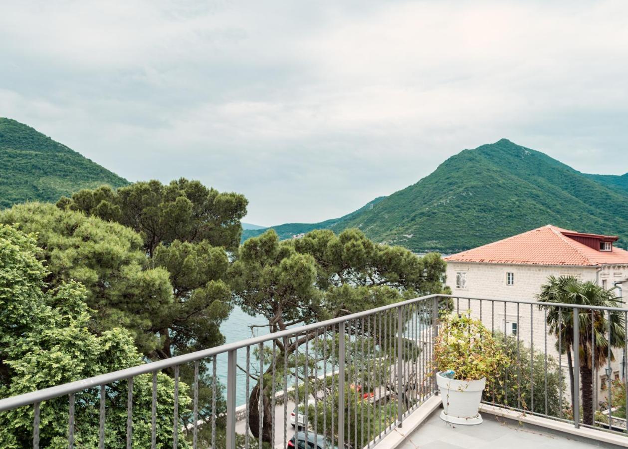 Sunny Port Apartment & Rooms Perast Exterior foto