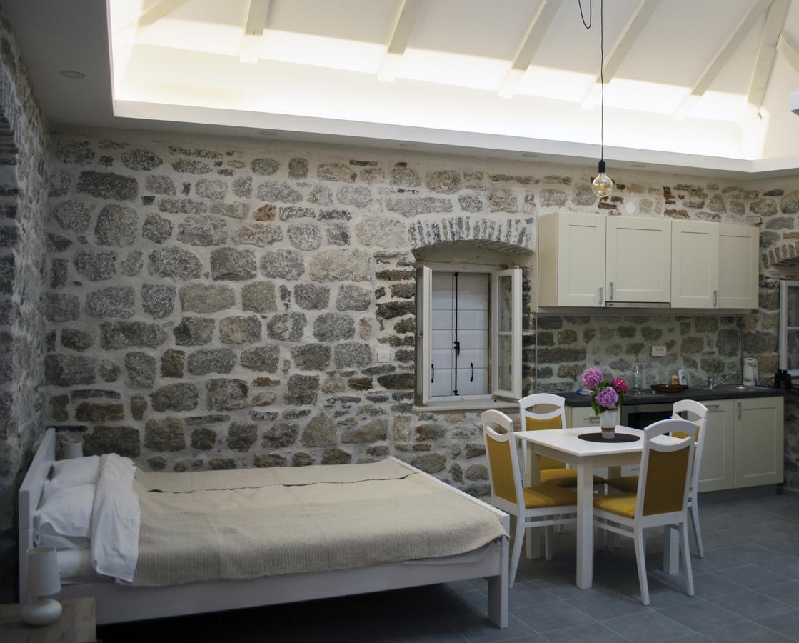 Sunny Port Apartment & Rooms Perast Exterior foto