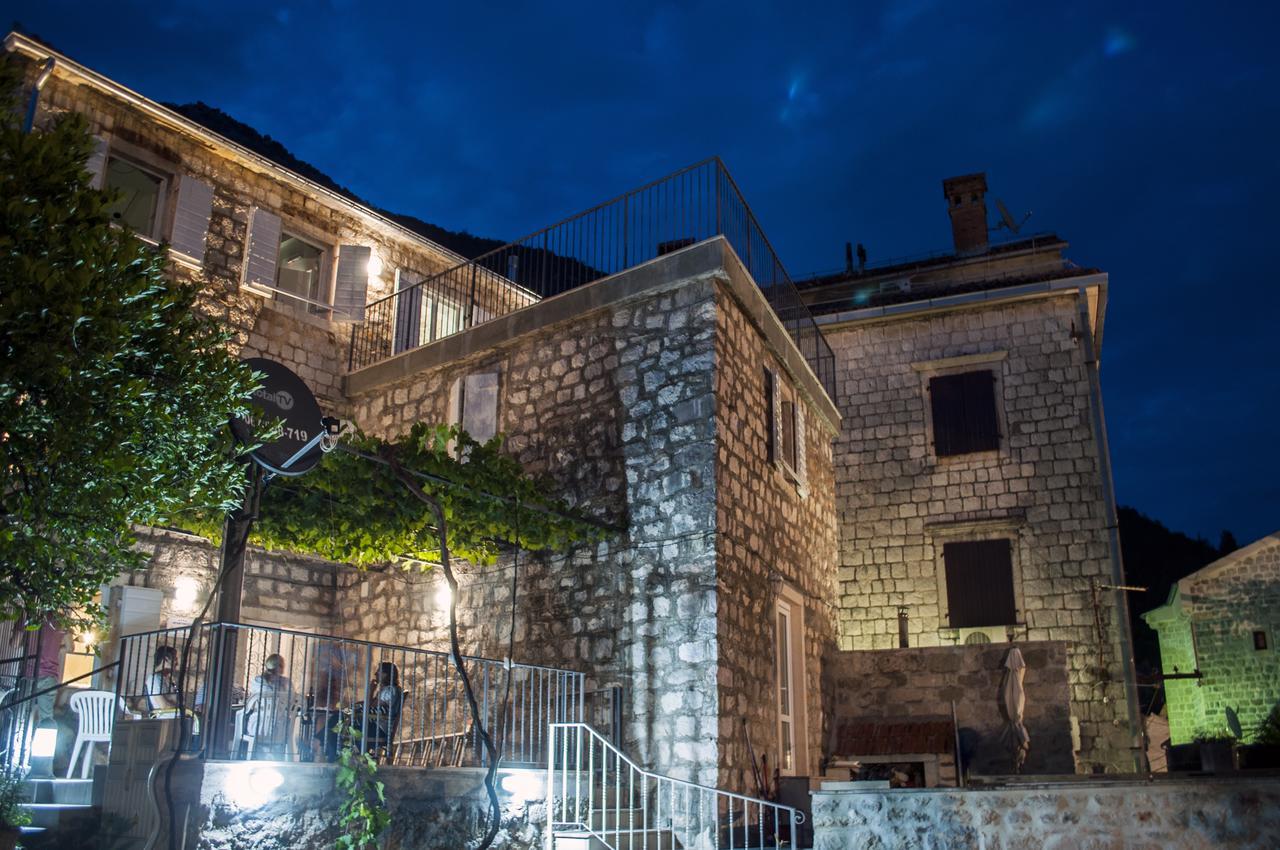 Sunny Port Apartment & Rooms Perast Exterior foto