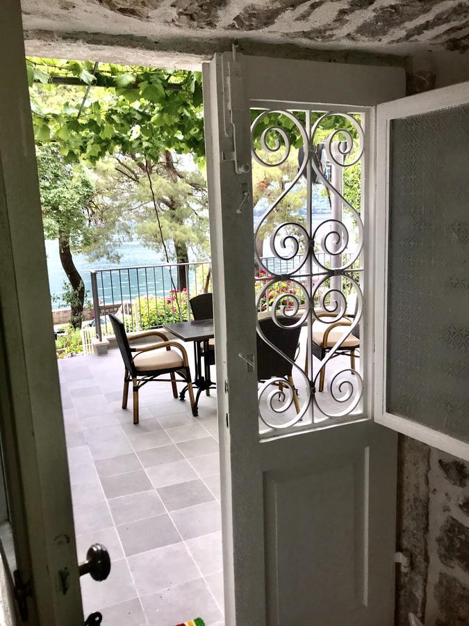 Sunny Port Apartment & Rooms Perast Exterior foto