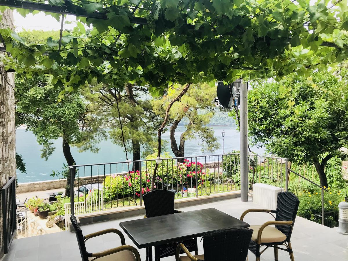 Sunny Port Apartment & Rooms Perast Exterior foto